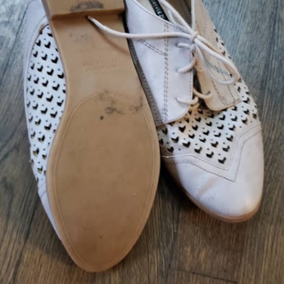 cream lace up shoes - Picture 2 of 2
